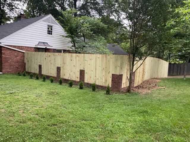 Fence Installation 101: Privacy, Pickets, and Post Depth for Mid-South Soil